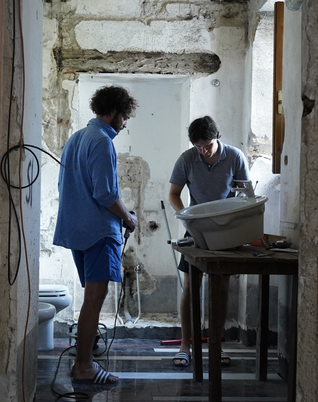 Costruzione del bagno con orizzontale, 2020 Costruzione del bagno con orizzontale, 2020